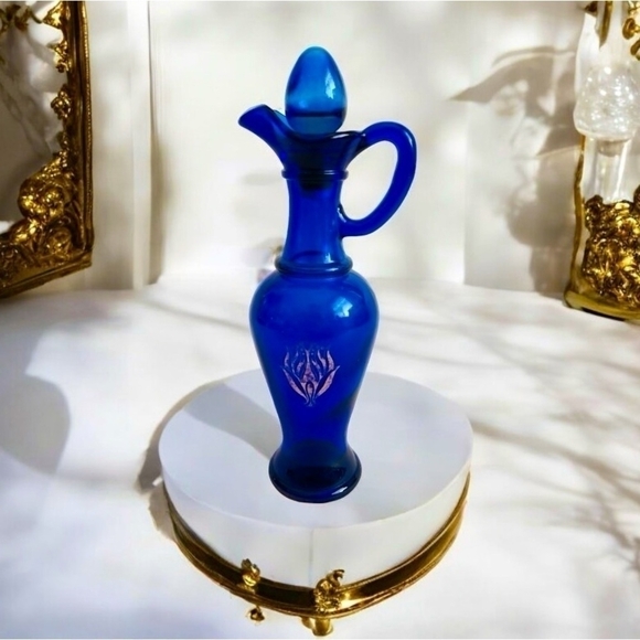 Vintage Bath Oil AVON Skin-So-Soft Bath Oil Cobalt Blue Glass Decanter Bottle - Picture 1 of 4